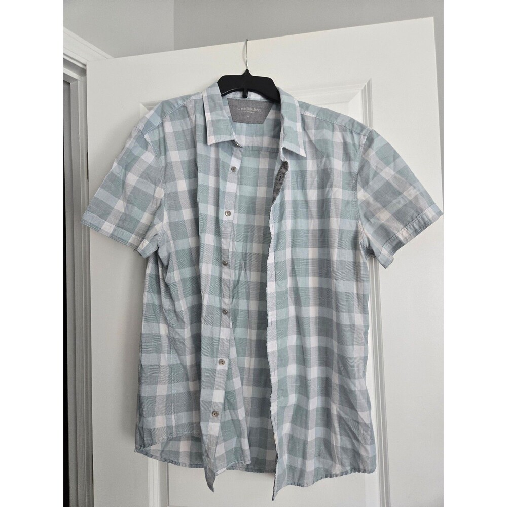 Calvin Klein Men's Plaid Short Sleeve Button-Front Shirt. XL